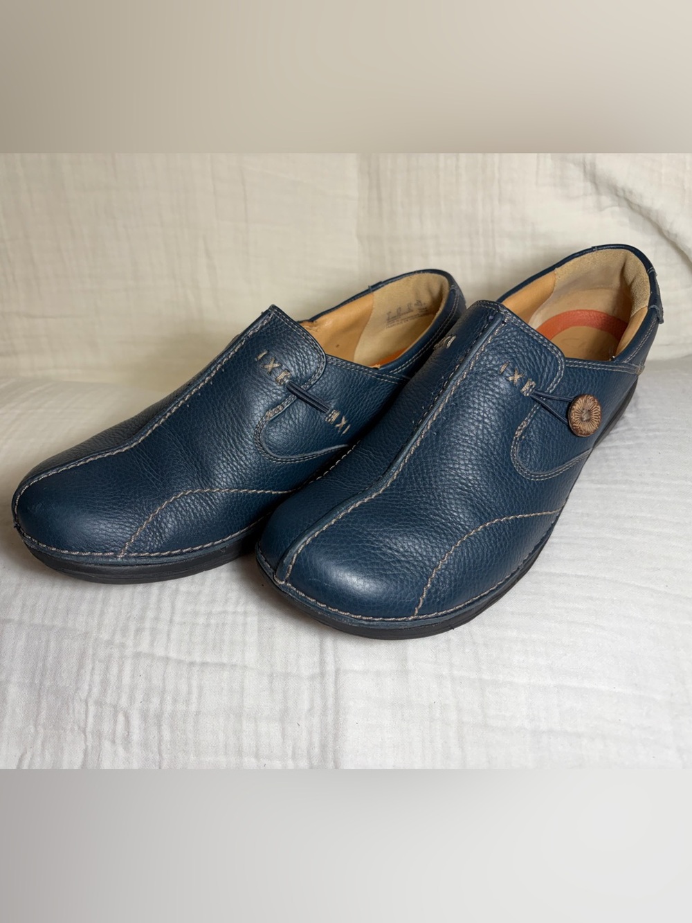 Clarks UnLoop Navy Blue Leather Slip-On Shoes 9.5 Wide